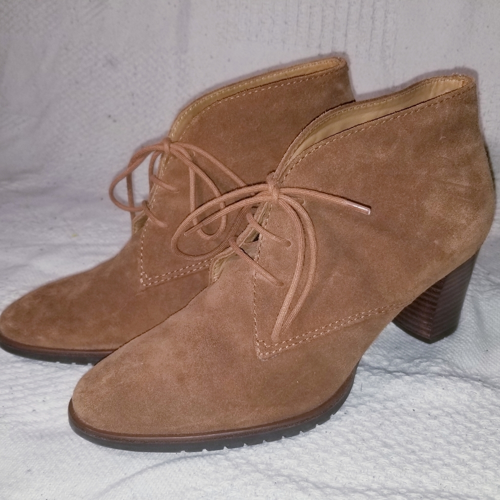LL Bean Brown Suede Heels
